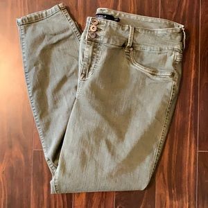 Torrid 20R Dark Green Jeans